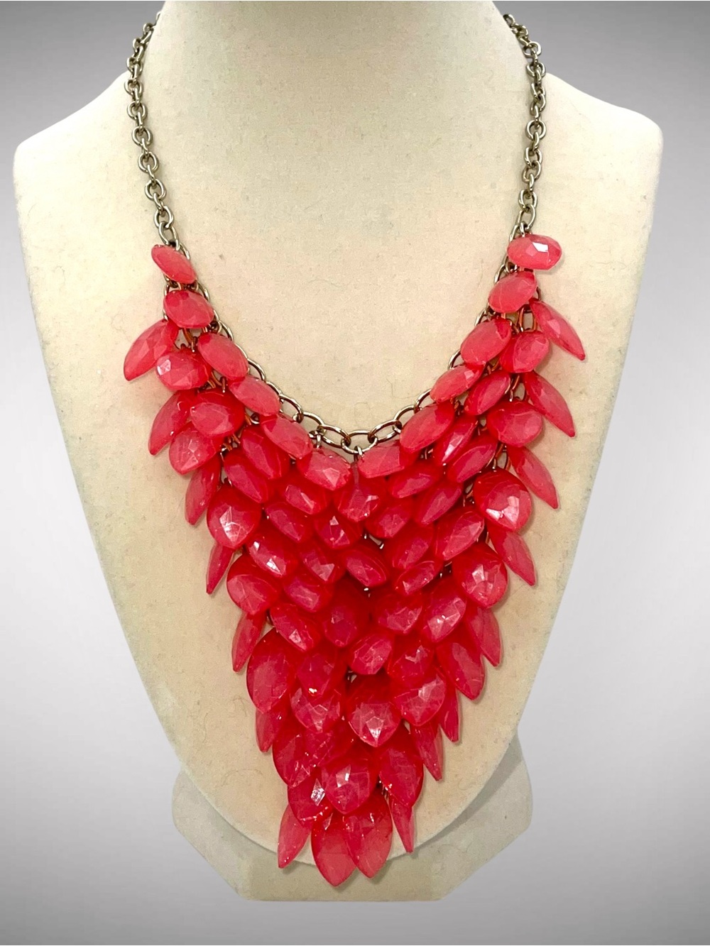 Charming Charlie Bob Necklace Hot Pink Coral Faceted Acrylic Tiered Statement